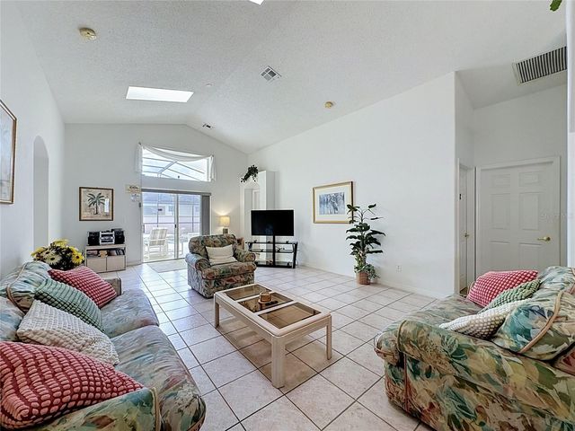 2647 ONEIDA LOOP, Kissimmee, FL 34747