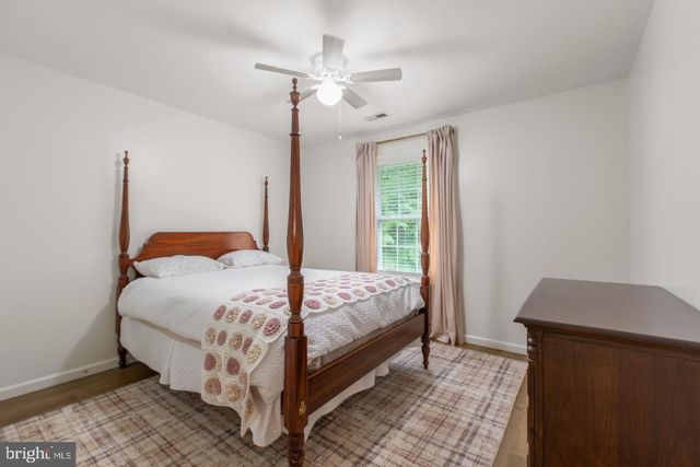 68 COAKLEY LN, Fredericksburg, VA 22406