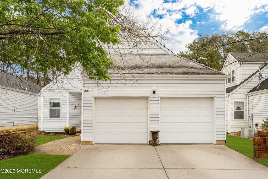 106 Atlantic Hills Boulevard, Manahawkin, NJ 08050