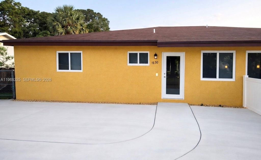 1332 NW 7th Pl, Fort Lauderdale, FL 33311