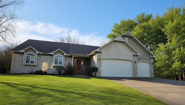 707 Deer Trail Street, Parsons, KS 67357