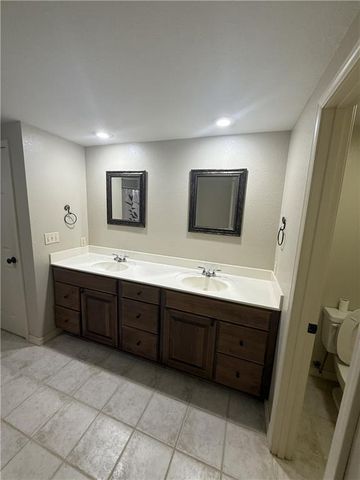 707 Deer Trail Street, Parsons, KS 67357