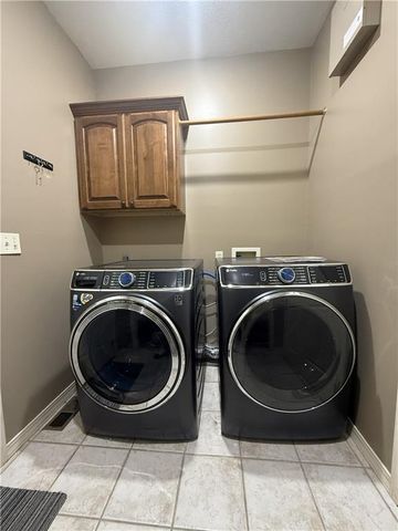 707 Deer Trail Street, Parsons, KS 67357