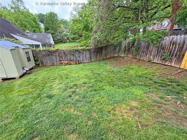 1005 Tinder Avenue, Charleston, WV 25302