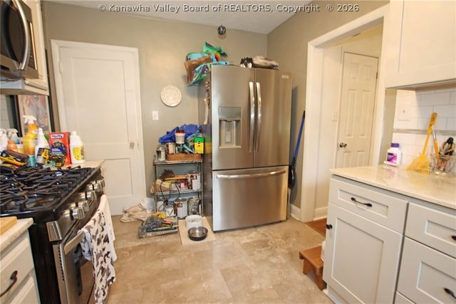 1005 Tinder Avenue, Charleston, WV 25302