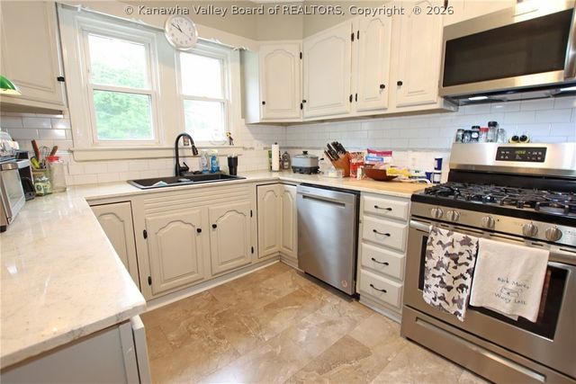 1005 Tinder Avenue, Charleston, WV 25302