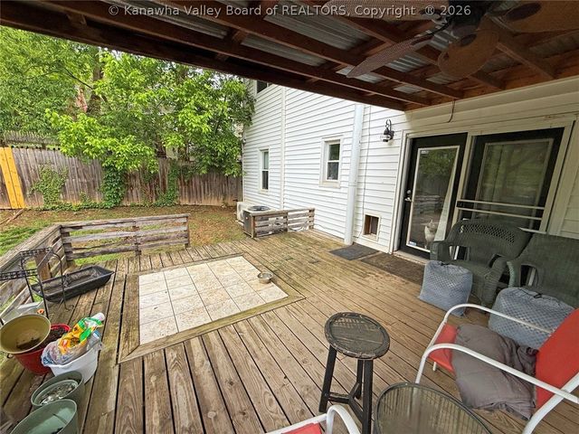 1005 Tinder Avenue, Charleston, WV 25302