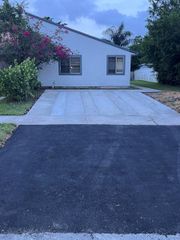 5335 NW 5th Street, Delray Beach, FL 33445