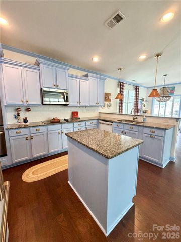 16523 Landen Forest Lane, Davidson, NC 28036