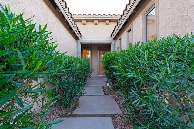 453 W LANTANA Place, Chandler, AZ 85248