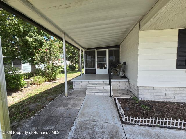 14372 Sandhurst Street, Brooksville, FL 34613