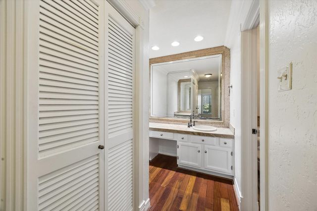 11711 Memorial Drive 515, Houston, TX 77024