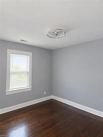 37 Sycamore AVE, Newport News, VA 23605