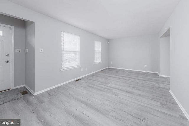 13 BREARLY DR, Sicklerville, NJ 08081