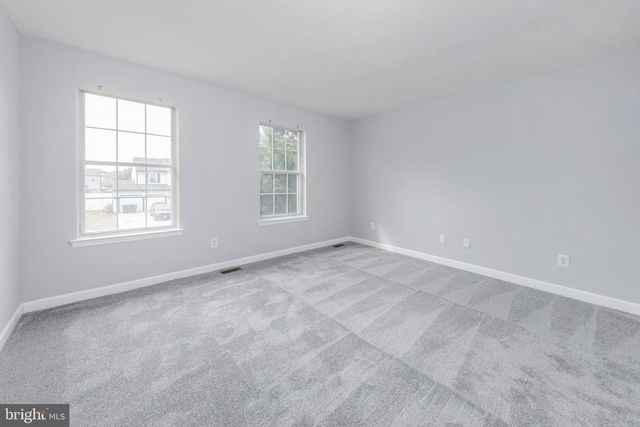 13 BREARLY DR, Sicklerville, NJ 08081