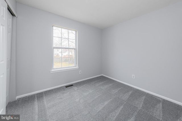 13 BREARLY DR, Sicklerville, NJ 08081