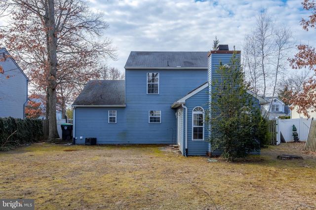 13 BREARLY DR, Sicklerville, NJ 08081