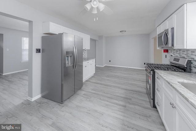 13 BREARLY DR, Sicklerville, NJ 08081