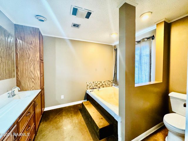 325 Avenue Of The Acadians, Opelousas, LA 70570