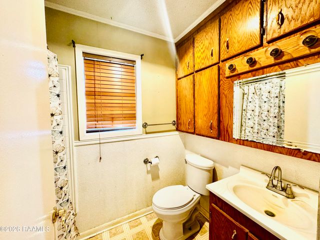 325 Avenue Of The Acadians, Opelousas, LA 70570