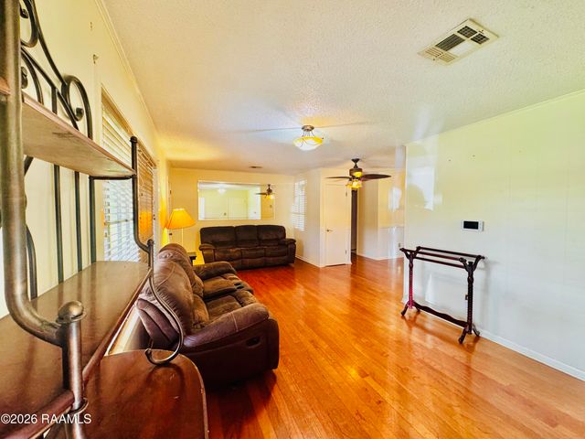 325 Avenue Of The Acadians, Opelousas, LA 70570