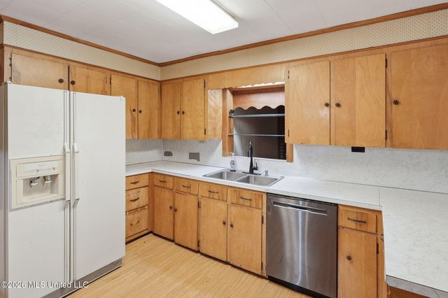 3887 Forest Hill Road, Jackson, MS 39212