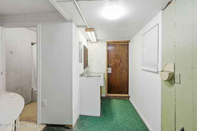 3887 Forest Hill Road, Jackson, MS 39212