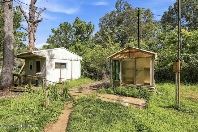 3887 Forest Hill Road, Jackson, MS 39212