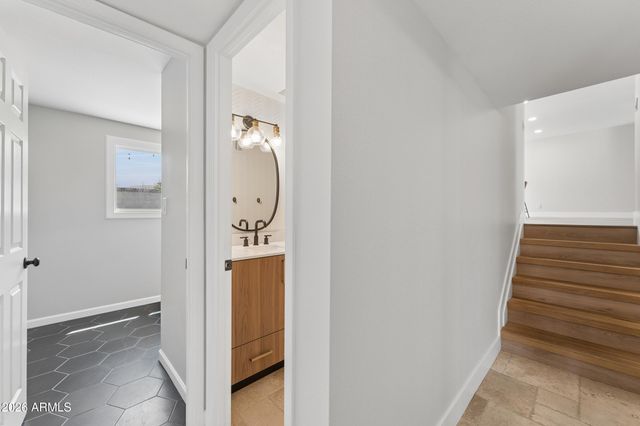 6107 N 87TH Place, Scottsdale, AZ 85250