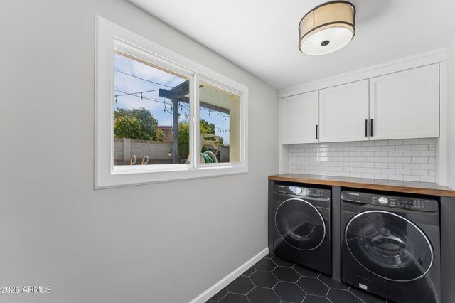 6107 N 87TH Place, Scottsdale, AZ 85250