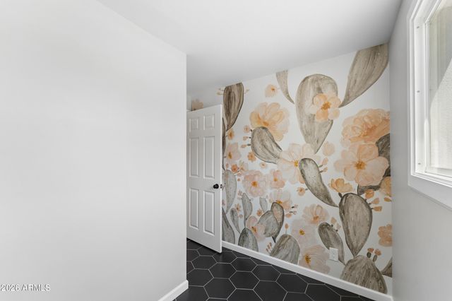 6107 N 87TH Place, Scottsdale, AZ 85250