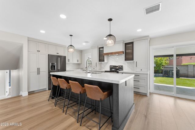 6107 N 87TH Place, Scottsdale, AZ 85250