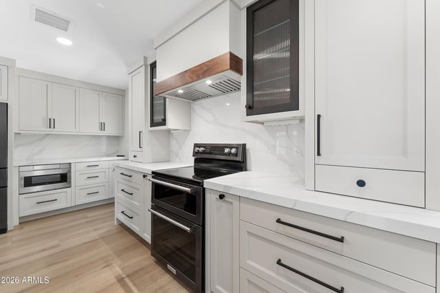 6107 N 87TH Place, Scottsdale, AZ 85250