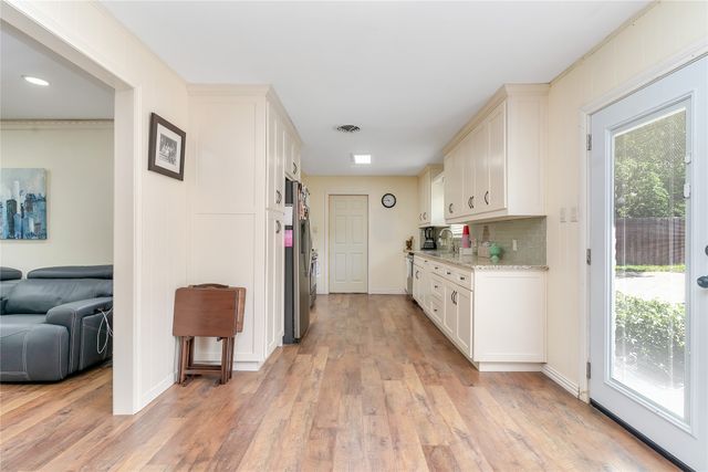 1328 Brookside Drive, Hurst, TX 76053