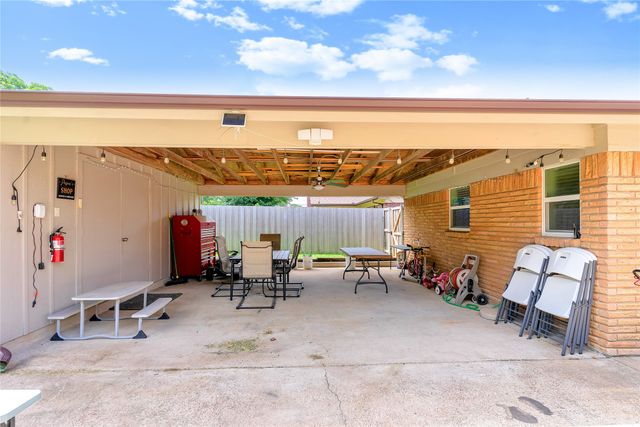 1328 Brookside Drive, Hurst, TX 76053