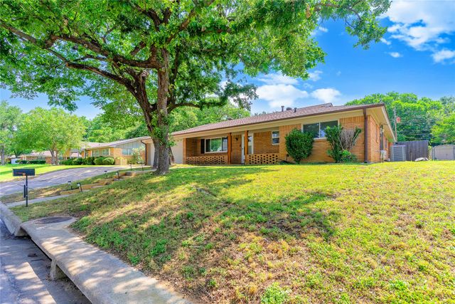 1328 Brookside Drive, Hurst, TX 76053