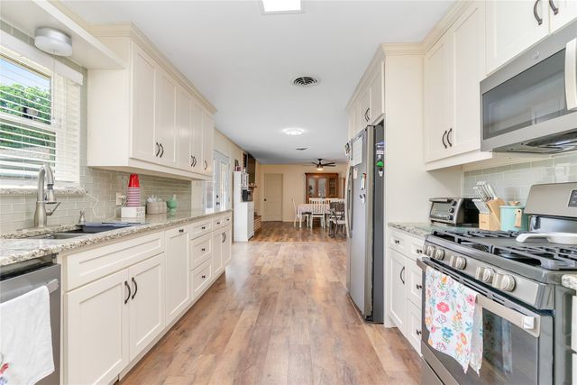 1328 Brookside Drive, Hurst, TX 76053