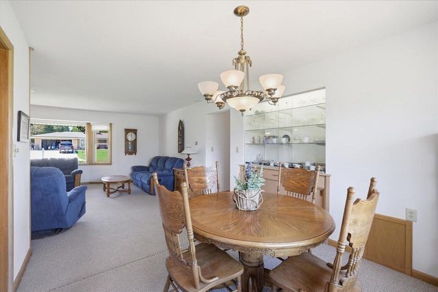 531 Lookout DRIVE, Pewaukee, WI 53072