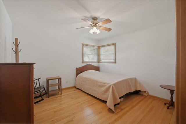 531 Lookout DRIVE, Pewaukee, WI 53072