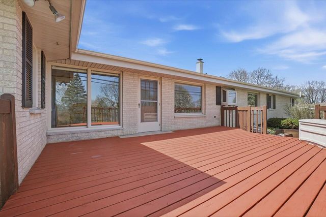 531 Lookout DRIVE, Pewaukee, WI 53072