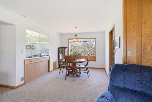 531 Lookout DRIVE, Pewaukee, WI 53072
