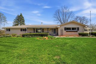 531 Lookout DRIVE, Pewaukee, WI 53072
