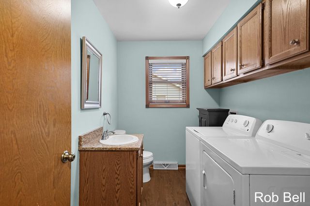 7474 Woodside Drive, Hudsonville, MI 49426