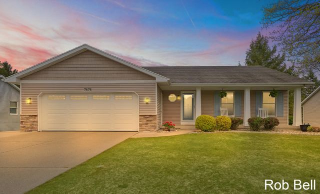 7474 Woodside Drive, Hudsonville, MI 49426