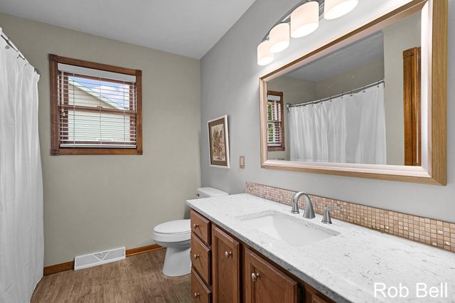 7474 Woodside Drive, Hudsonville, MI 49426