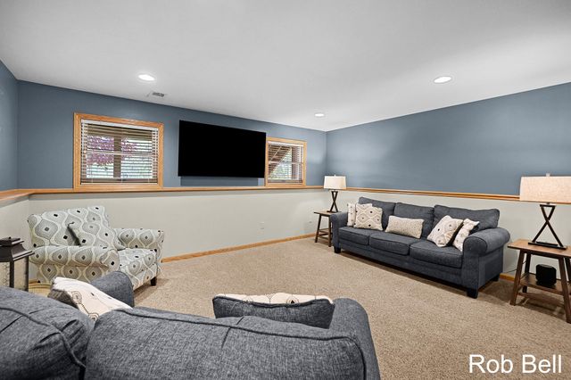 7474 Woodside Drive, Hudsonville, MI 49426