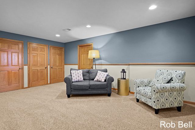 7474 Woodside Drive, Hudsonville, MI 49426