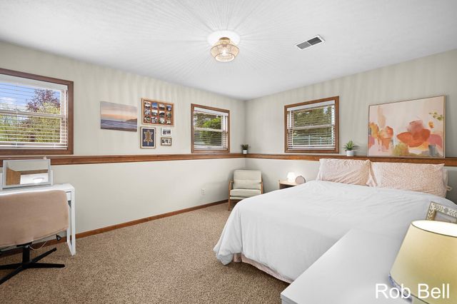 7474 Woodside Drive, Hudsonville, MI 49426