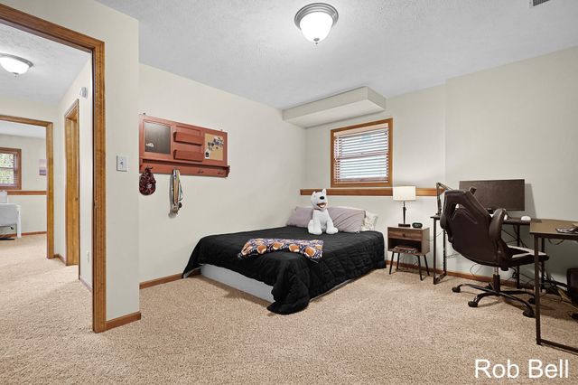 7474 Woodside Drive, Hudsonville, MI 49426