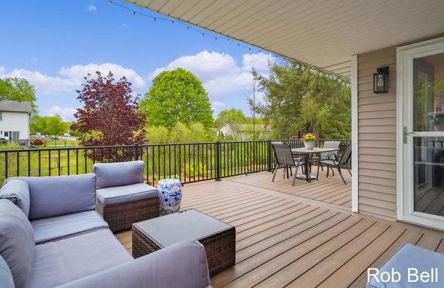 7474 Woodside Drive, Hudsonville, MI 49426